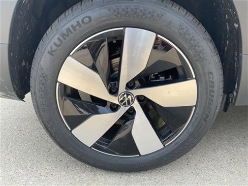 New 2025 Volkswagen Taos S image 4