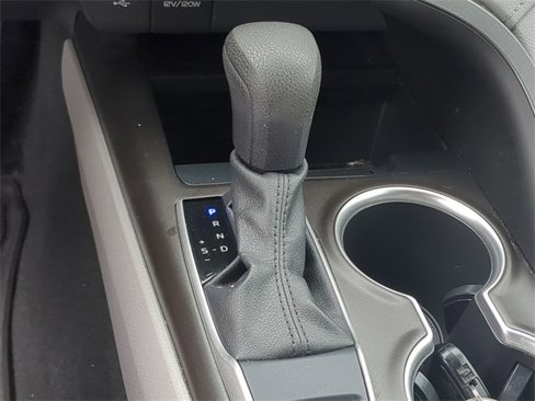 Used 2021 Toyota Camry LE image 19