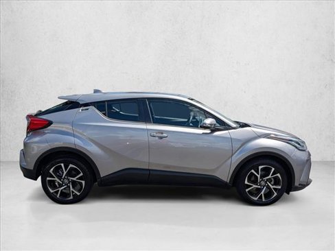 Used 2020 Toyota C-HR LE image 4