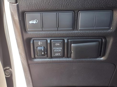 Used 2018 Nissan Armada SL image 12