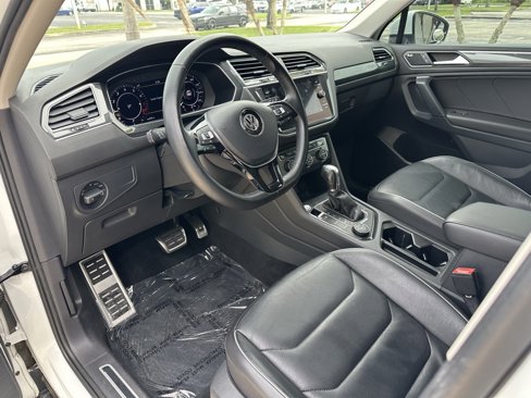 Used 2019 Volkswagen Tiguan SEL Premium image 11