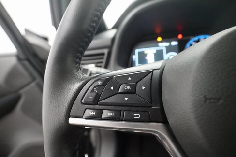 Used 2020 Nissan Leaf SV w/ SV Technology Package image 17