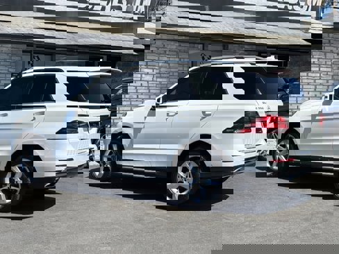 Used 2018 Mercedes-Benz GLE 350 w/ Premium 2 Package image 17