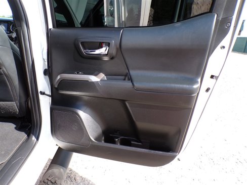 Used 2022 Toyota Tacoma Limited image 22