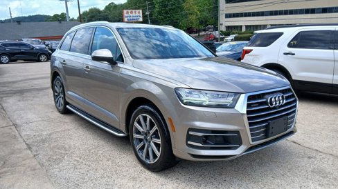 Used 2017 Audi Q7 3.0T Prestige w/ Prestige Package image 1