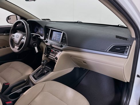 Used 2017 Hyundai Elantra SE image 21