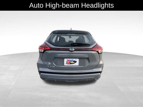 Used 2023 Nissan Kicks SV image 6