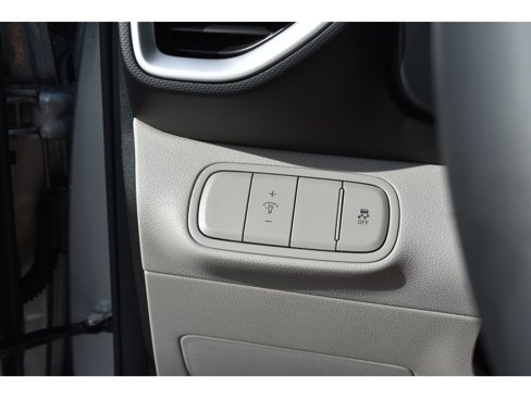 New 2025 Hyundai Venue SEL image 22