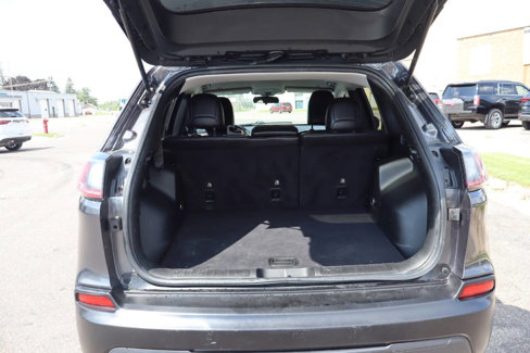 Used 2019 Jeep Cherokee Latitude Plus w/ Cold Weather Group image 8