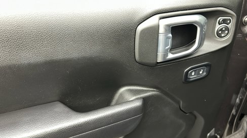 Used 2024 Jeep Wrangler Unlimited w/ Convenience Group image 31