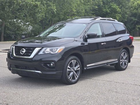 Used 2020 Nissan Pathfinder Platinum image 2