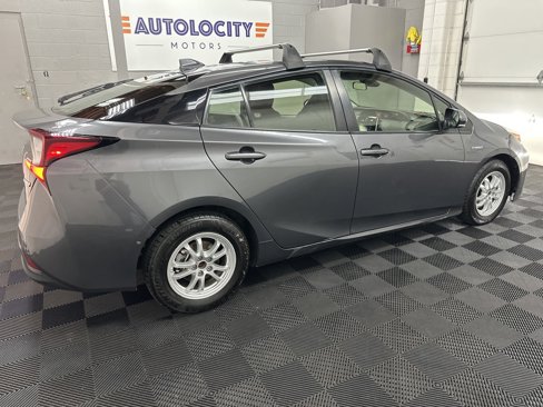 Used 2021 Toyota Prius LE image 11