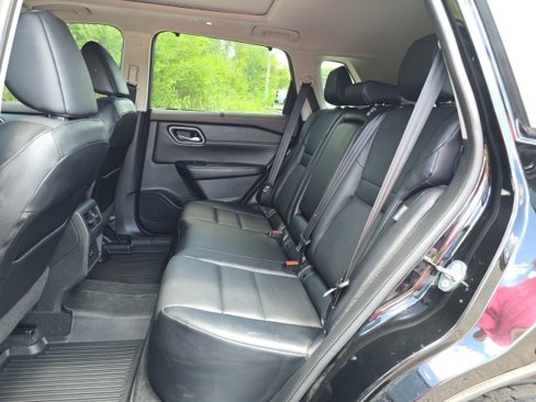 Used 2021 Nissan Rogue SV w/ Premium Package image 24