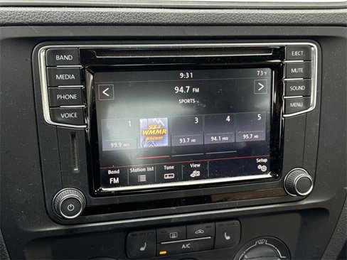 Used 2017 Volkswagen Jetta SE image 18