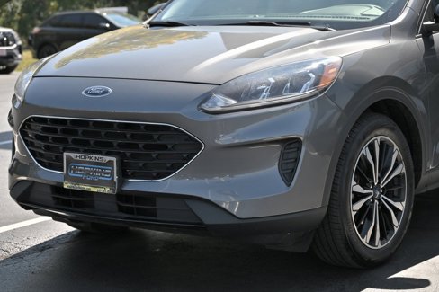 Used 2021 Ford Escape SE w/ SE Sport Appearance Package image 2