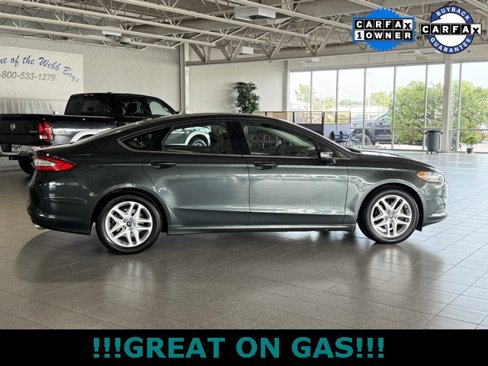 Used 2015 Ford Fusion SE image 9