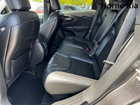 Used 2019 Jeep Cherokee Trailhawk w/ Comfort/Convenience Group image 12