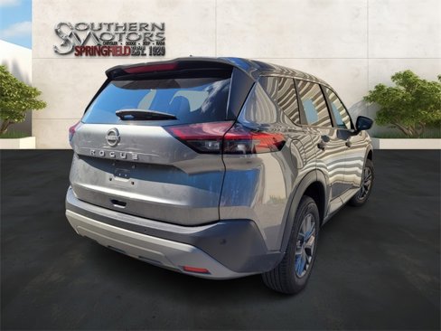Used 2023 Nissan Rogue S image 6