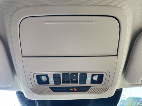 Used 2020 Ford Explorer Limited w/ Class III Trailer Tow Package image 28