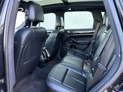 Used 2014 Porsche Cayenne image 12