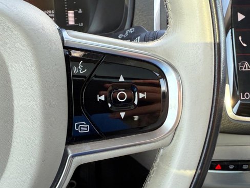 Used 2018 Volvo XC90 T5 Momentum image 21