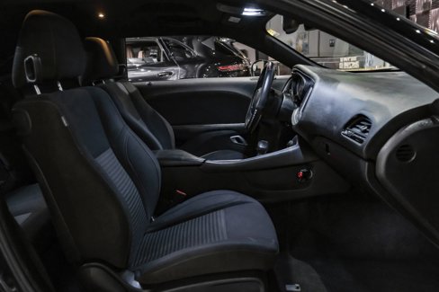 Used 2015 Dodge Challenger SXT image 25