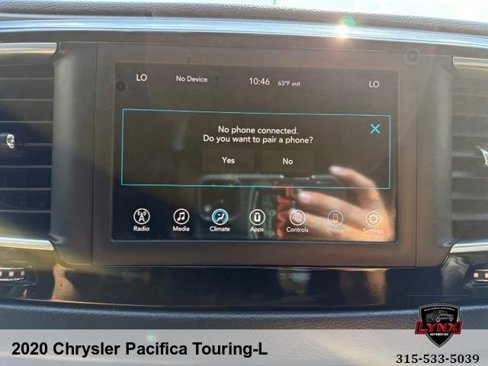Used 2020 Chrysler Pacifica Touring-L image 22