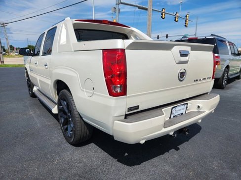 Used 2005 Cadillac Escalade EXT image 7