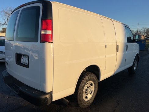 Used 2015 Chevrolet Express 2500 image 7