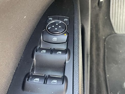 Used 2018 Ford Fusion SE w/ Equipment Group 201A image 26