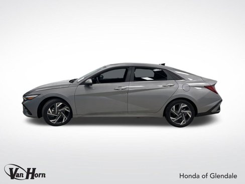 Used 2024 Hyundai Elantra Limited image 14