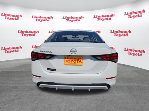 Used 2025 Nissan Sentra SV image 25