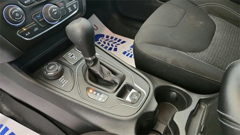 Used 2019 Jeep Cherokee Latitude w/ Popular Appearance Group image 13