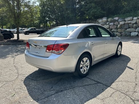 Used 2013 Chevrolet Cruze LS image 5