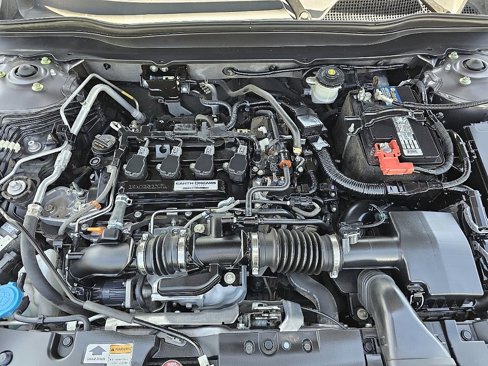 Used 2018 Honda Accord Sport image 10