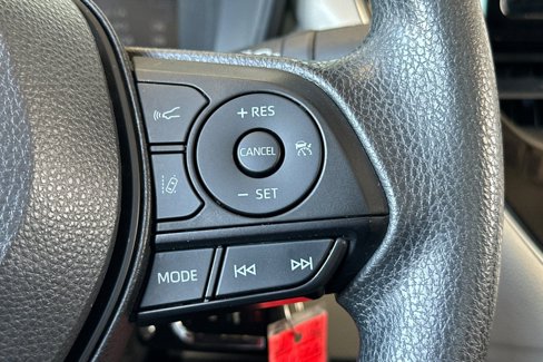 Certified 2022 Toyota Corolla LE image 28