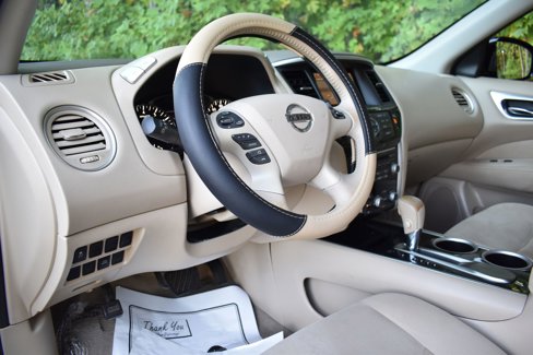 Used 2015 Nissan Pathfinder SV image 25