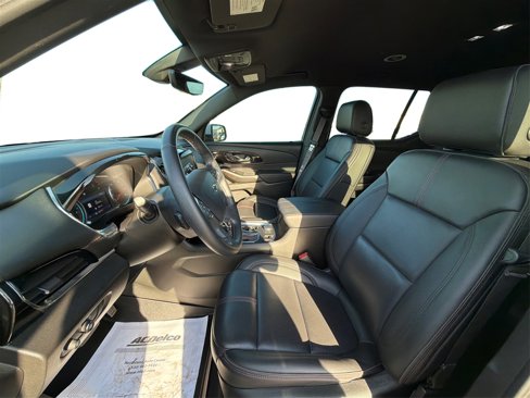 Used 2023 Chevrolet Traverse RS image 9