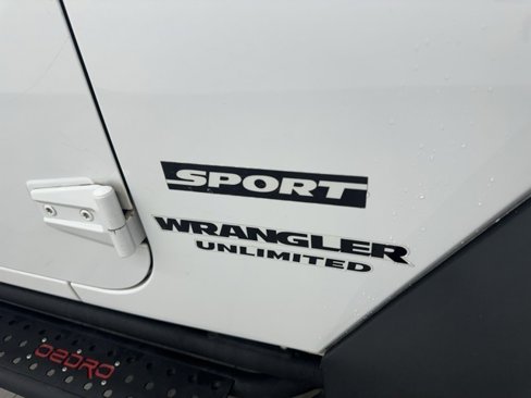 Used 2013 Jeep Wrangler Unlimited Sport image 7