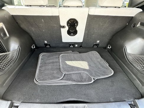 Used 2020 Jeep Renegade Latitude w/ Popular Equipment Group image 9