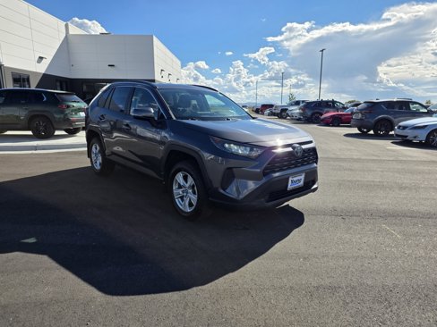 Used 2019 Toyota RAV4 LE image 3
