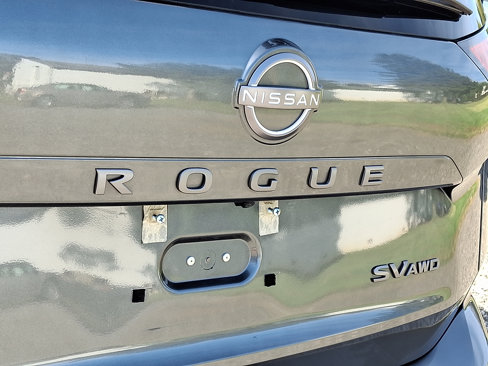Used 2024 Nissan Rogue SV image 30