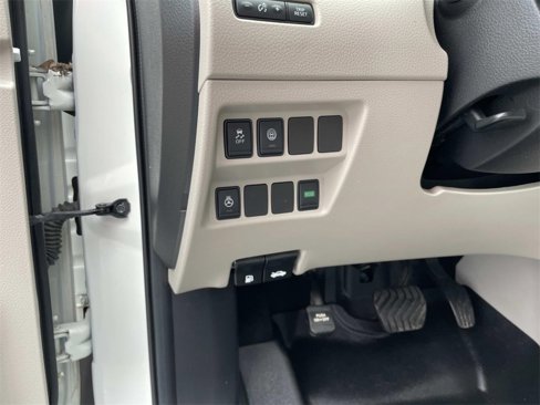 Used 2018 Nissan Rogue Sport SL w/ SL Premium Package image 14