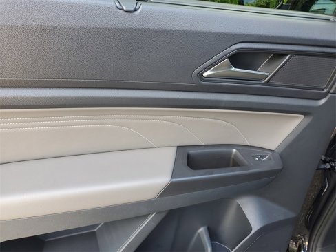 Certified 2022 Volkswagen Atlas SE image 17
