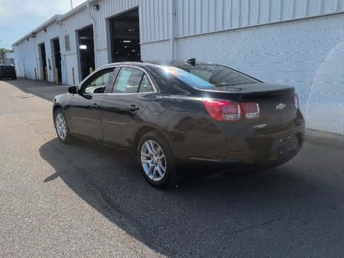 Used 2016 Chevrolet Malibu LT w/ Power Convenience Package image 4