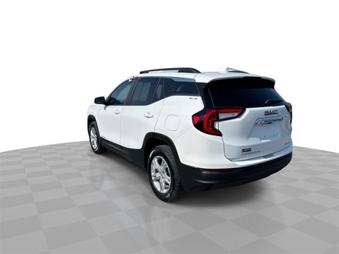 Certified 2022 GMC Terrain SLE w/ Driver Convenience Package image 6