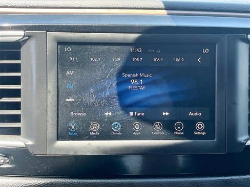 Used 2018 Chrysler Pacifica Touring-L image 14