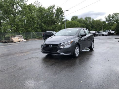Used 2025 Nissan Versa S w/ Trunk Package image 4