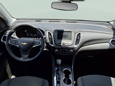 Used 2024 Chevrolet Equinox LT image 3