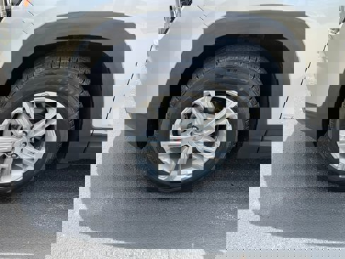 Used 2022 GMC Terrain SLE w/ Driver Convenience Package image 5